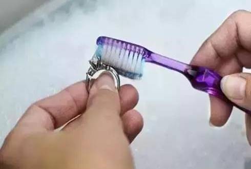 珠宝不是消耗品,珠宝对女人来说就是必需品