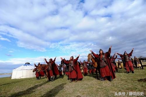 此国以为中国弱，派五万大军挑衅，中国只出动七百人，它流泪跪了