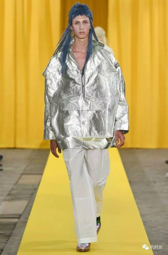 当下男装流行款式,男装宽松百慕大短裤流行趋势