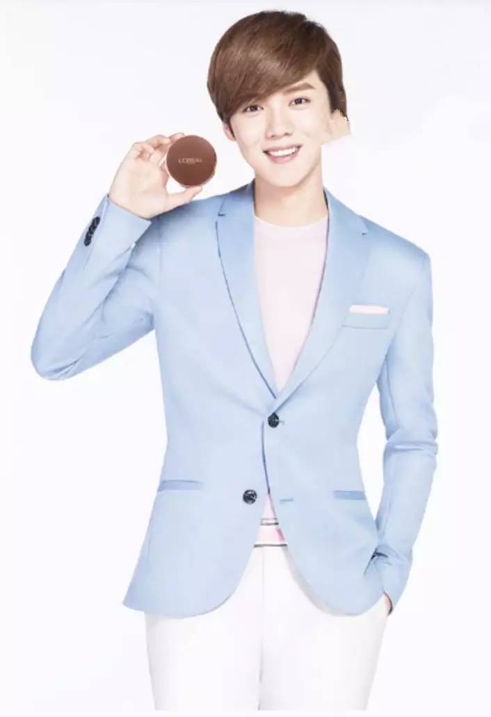 小鹿心机美颜，闪耀粉嫩夏天