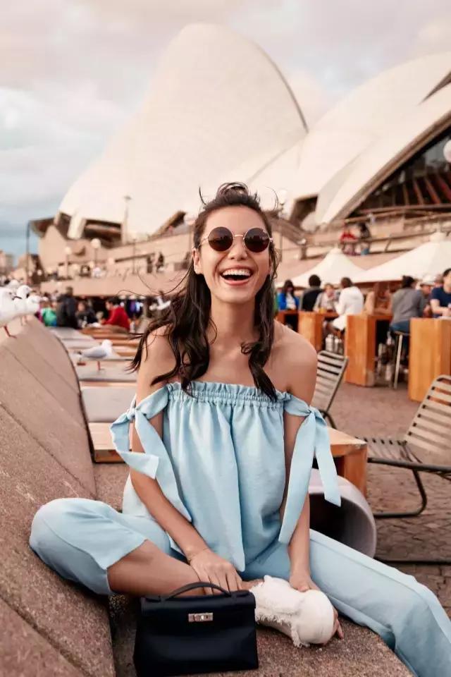 大嘴短发被讽“怪物”,如今逆袭时尚圈第一宠儿