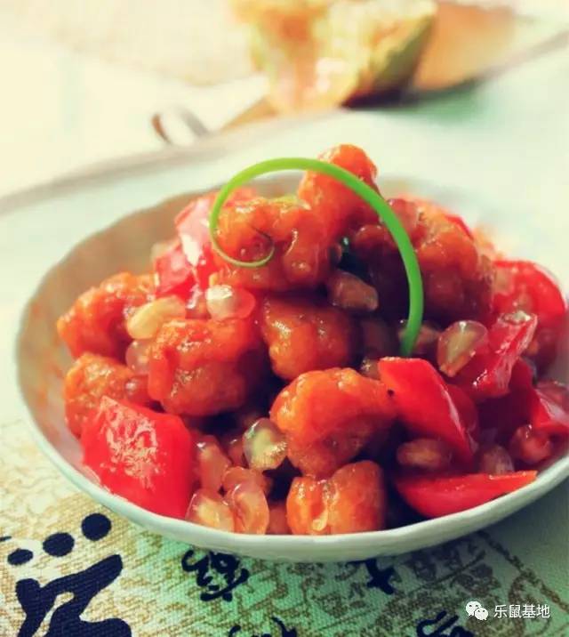 即将收获的石榴既美观又美味,又大又红的石榴真好吃