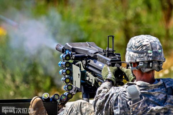长得像枪的防空机枪,长得像枪一样的炮仗