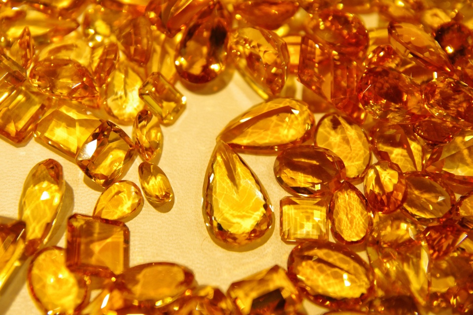 奇石宝石保真,真正的宝石奇石