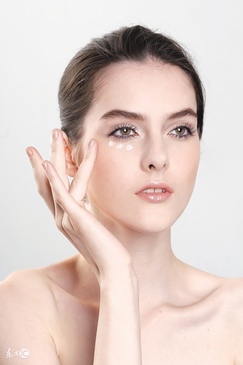 眼袋并不是那么可怕，只要用对方法迎刃而解