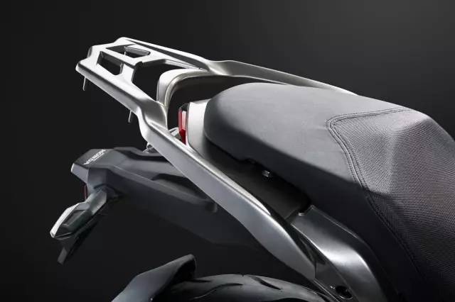 五羊本田猛鸷cb190x有时钟显示吗,猛鸷190对比新大洲本田cb190x