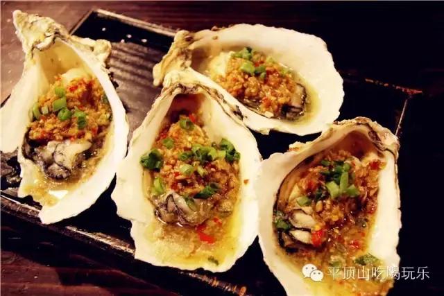 太“凶”残！平顶山这家店又小又偏，却每晚美女如云，还经常排队