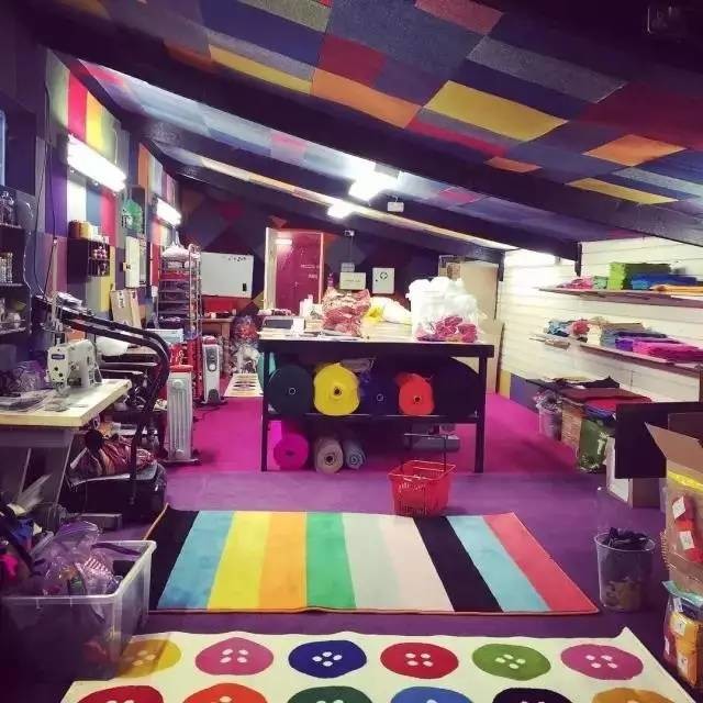 这家店9000件商品全是假货，人们却争相购买