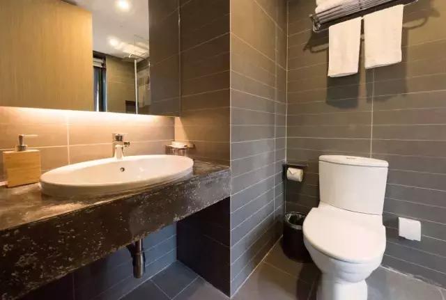 “麻麻，那是什么花？”“麻麻花呀！”