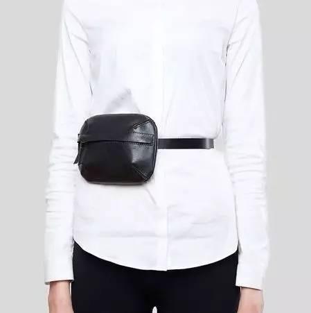 你花1000块买的包，背上却像卖菜的