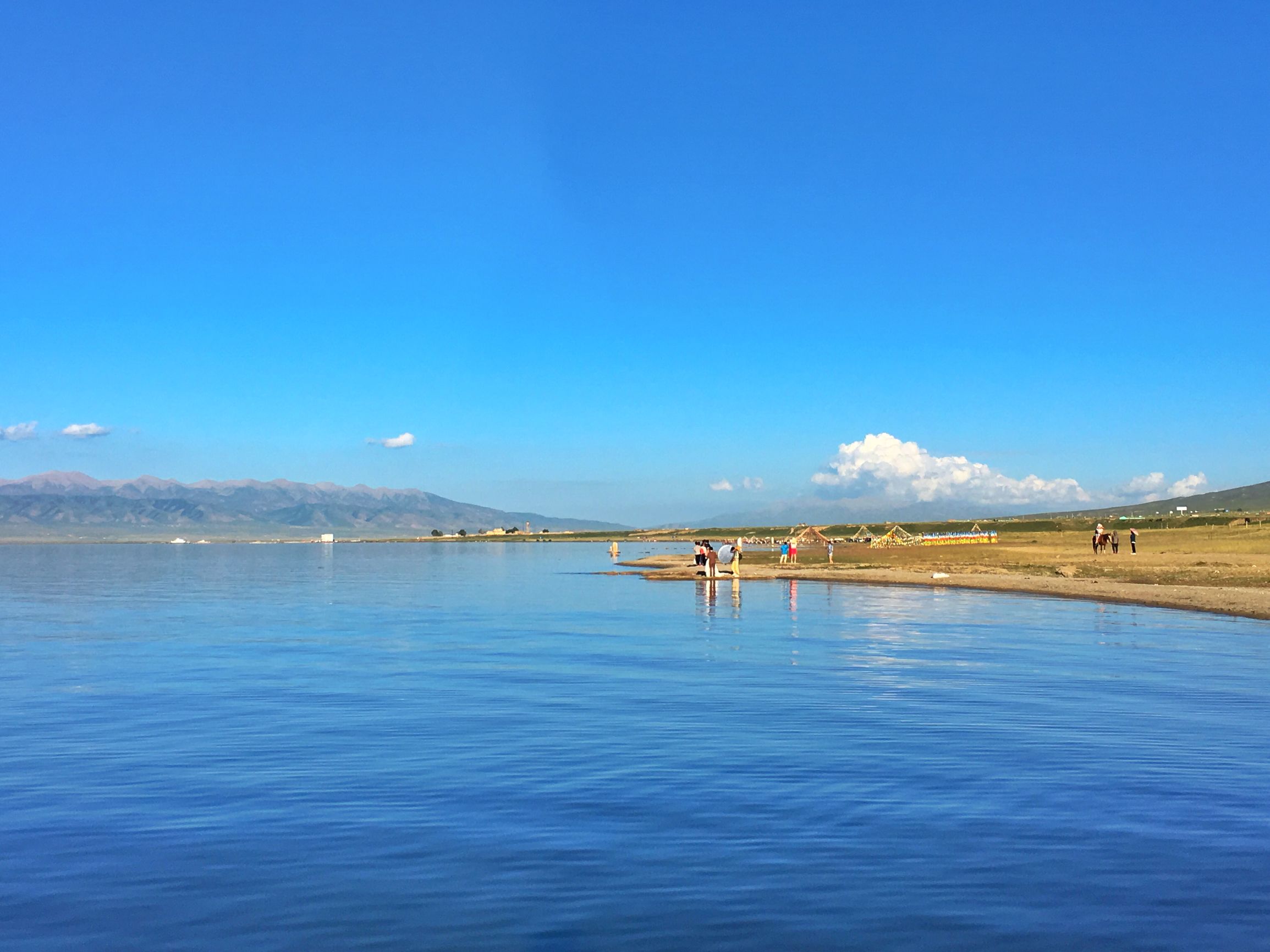 深邃的蓝，梦幻的蓝，是我的青海我的湖