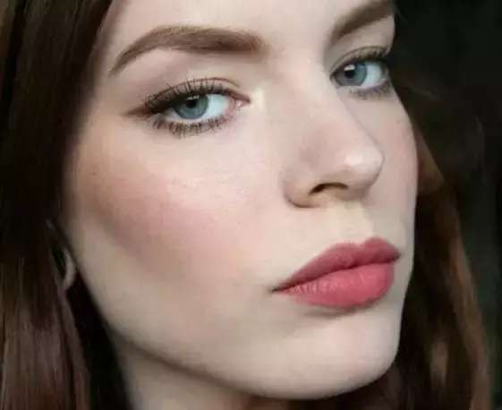 这些豆沙色口红,怎么涂都显白!