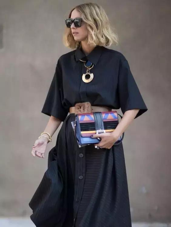 穿牛仔裤扎腰带还是不扎腰带好看,牛仔裤腰太松了有什么好看的腰带