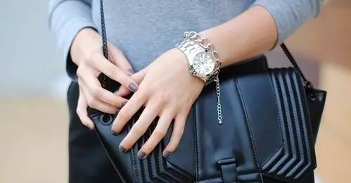 时与饰｜“手”住年华，“链”念时光：八月首饰——手链