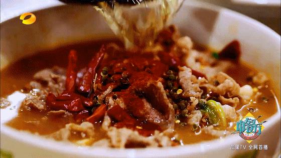 中餐厅张亮从楼梯摔倒完整版,中餐厅张亮摔倒