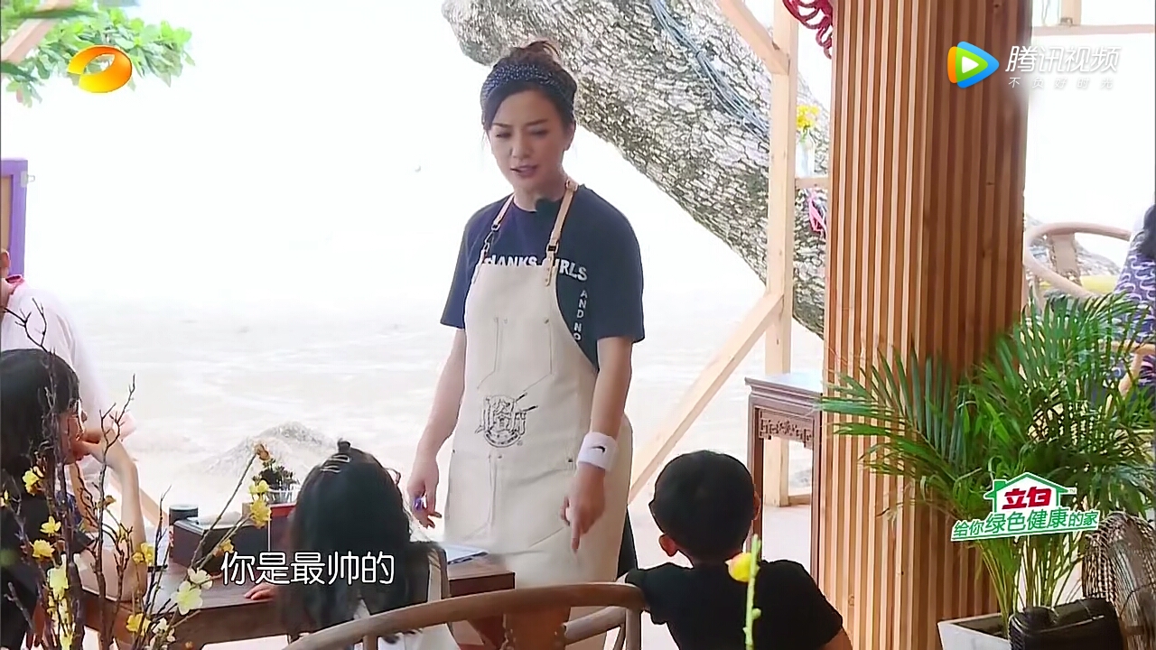 赵薇黄晓明开中餐厅爆笑斗嘴,中餐厅第三季赵薇叫小胖子