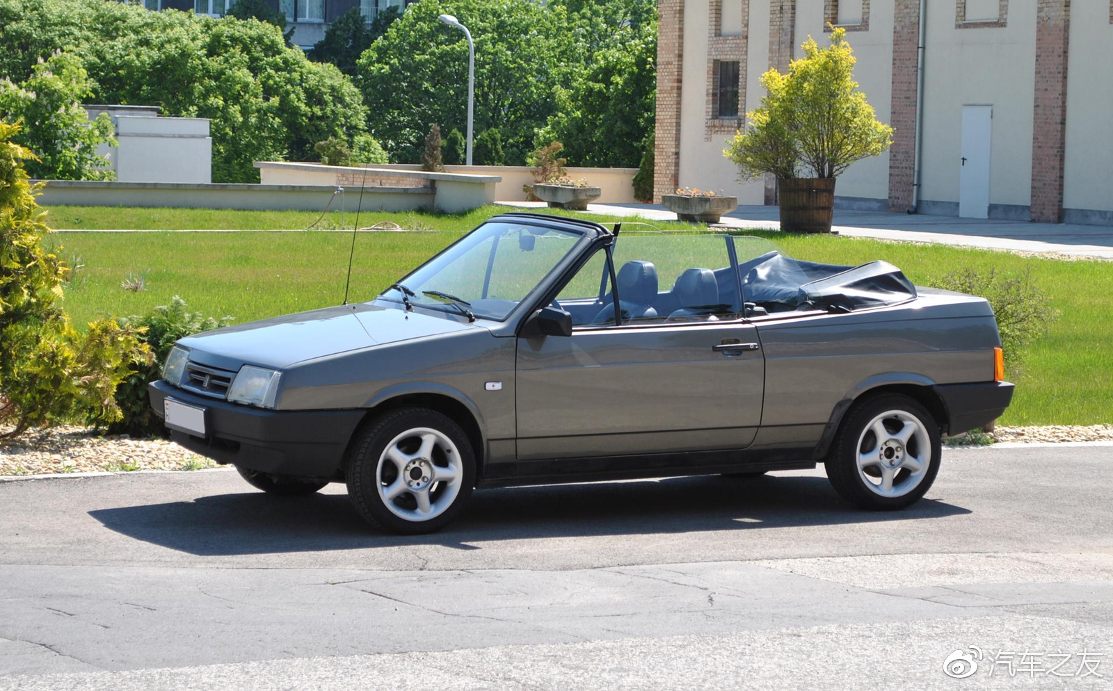 还记得小时候的火车,还记得小时候坐过的摇摇车吗