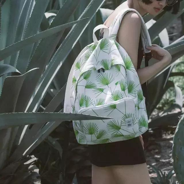 这款唐嫣同款的包包是什么牌子的,唐嫣杨幂同款包