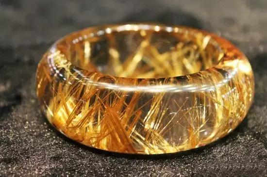 亮瞎了眼是什么意思,各类宝石的意义和功效