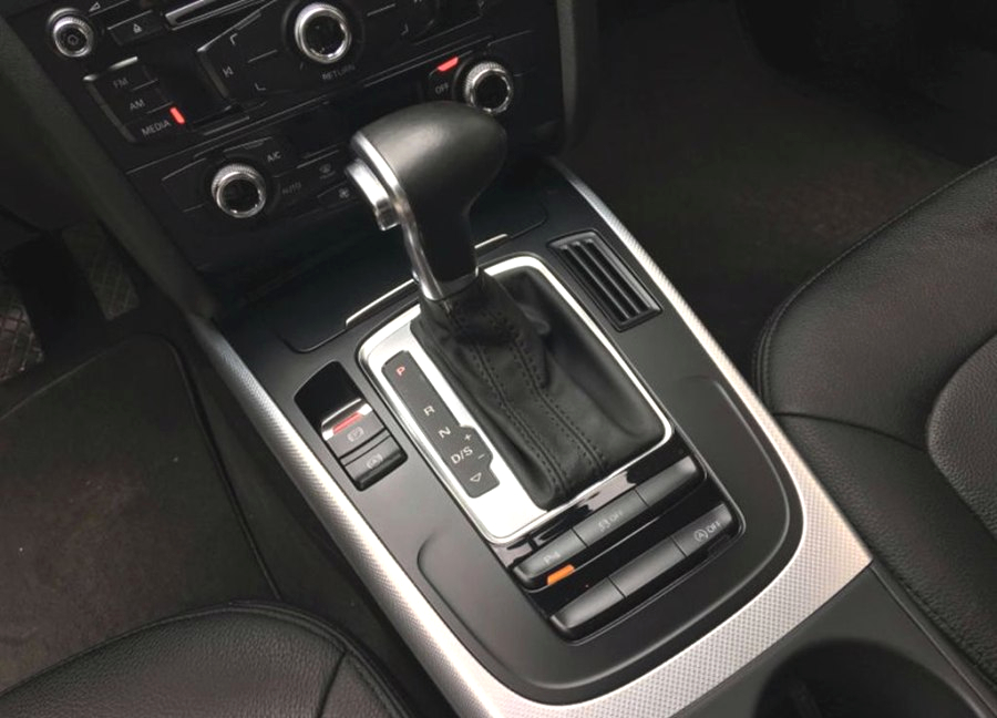 奥迪a4l2013手动挡低配多少钱,奥迪a4l2013款皮实吗