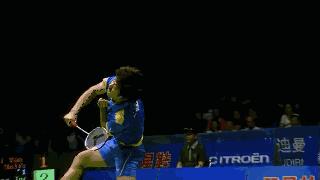 羽毛球巧发力反手高远球挥拍,巧发力羽毛球杀球