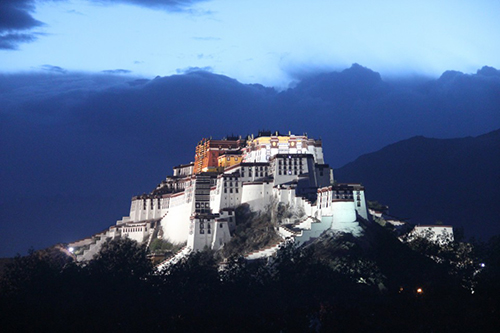 *藏西**旅游攻略：拉萨租车自驾游怎么玩？预算是多少？