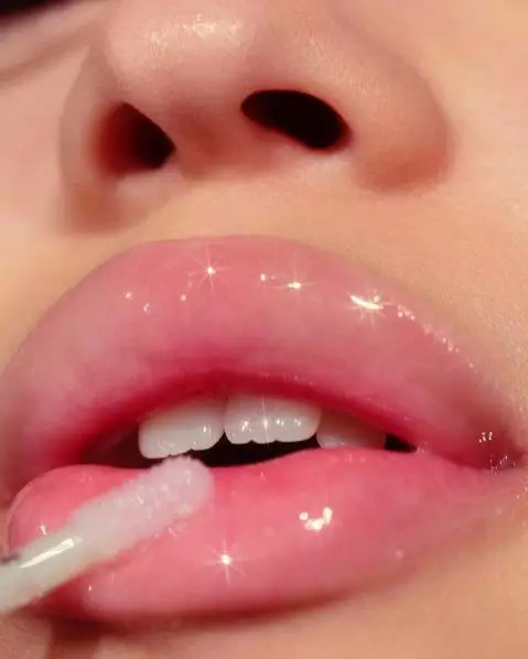 口红哪些斩男色,哪些口红颜色贴近斩男妆