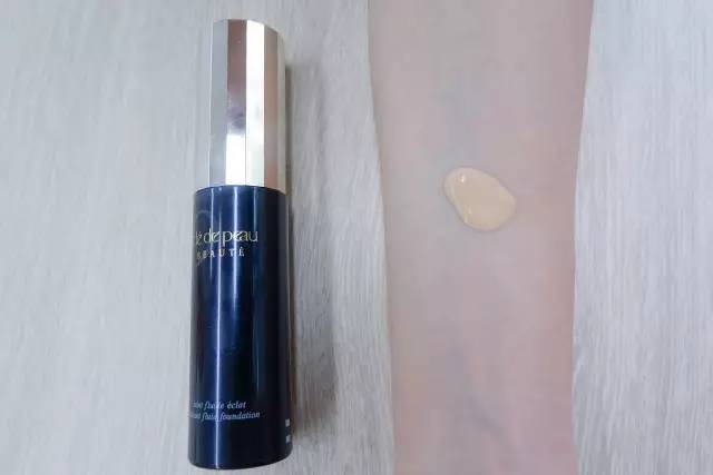 编辑部的选择|4款网红粉底测评,不去专柜也能挑到适合你的那个