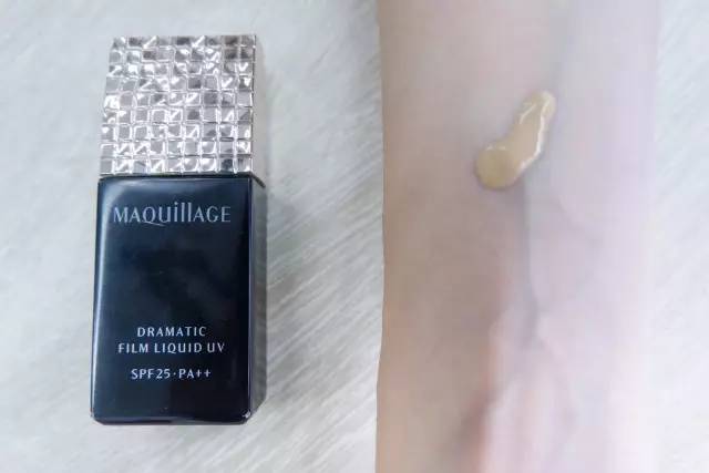 编辑部的选择|4款网红粉底测评,不去专柜也能挑到适合你的那个