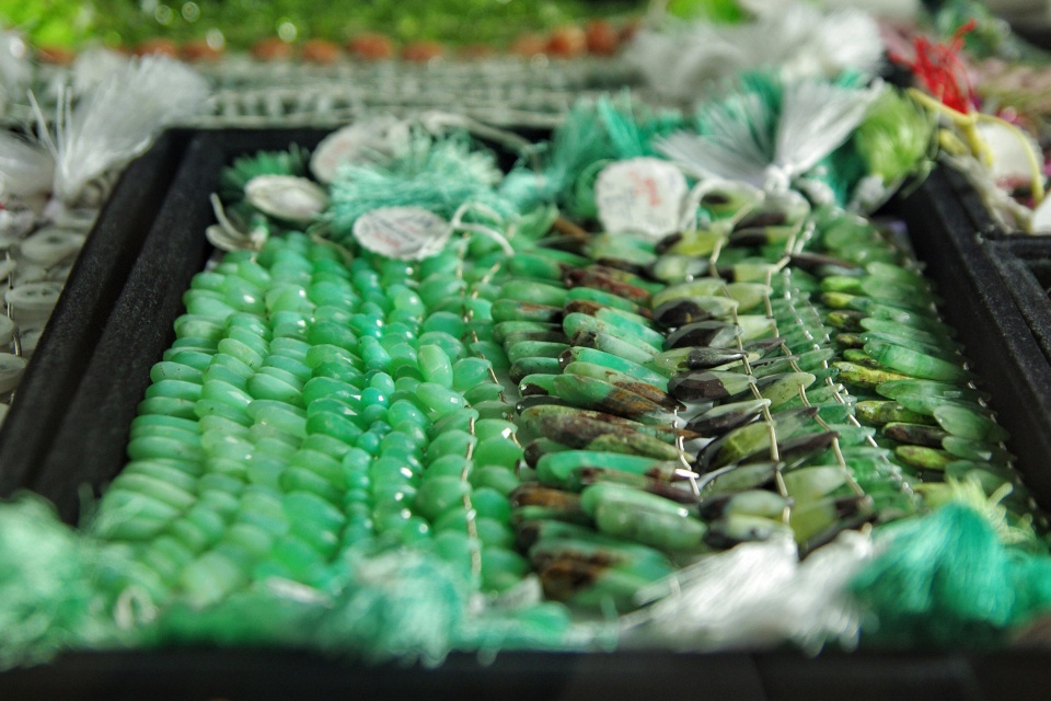 奇石宝石保真,真正的宝石奇石