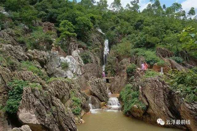 感叹石林的鬼斧神工,感叹云浮