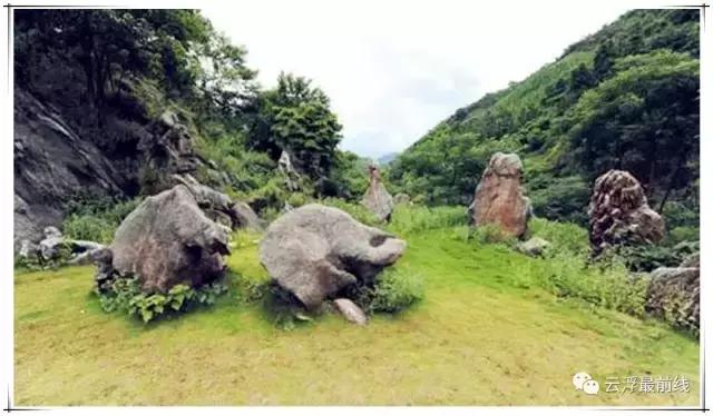 感叹石林的鬼斧神工,感叹云浮