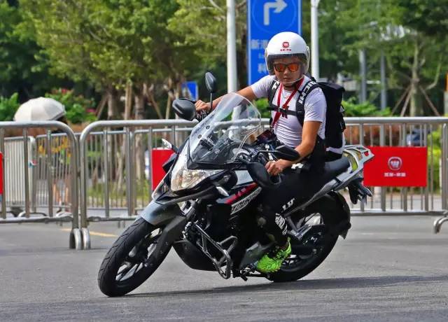 五羊本田猛鸷cb190x有时钟显示吗,猛鸷190对比新大洲本田cb190x