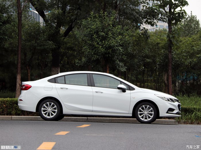 10万还要求啥雪佛兰科鲁兹驾驶感受硬过气配置可以改装换代