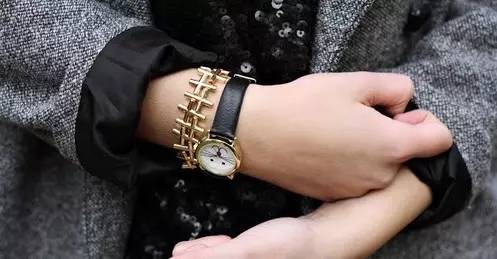 时与饰｜“手”住年华，“链”念时光：八月首饰——手链