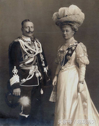 此人本是风尘女子，却以官方身份出使欧洲，齐白石还想葬在其墓旁