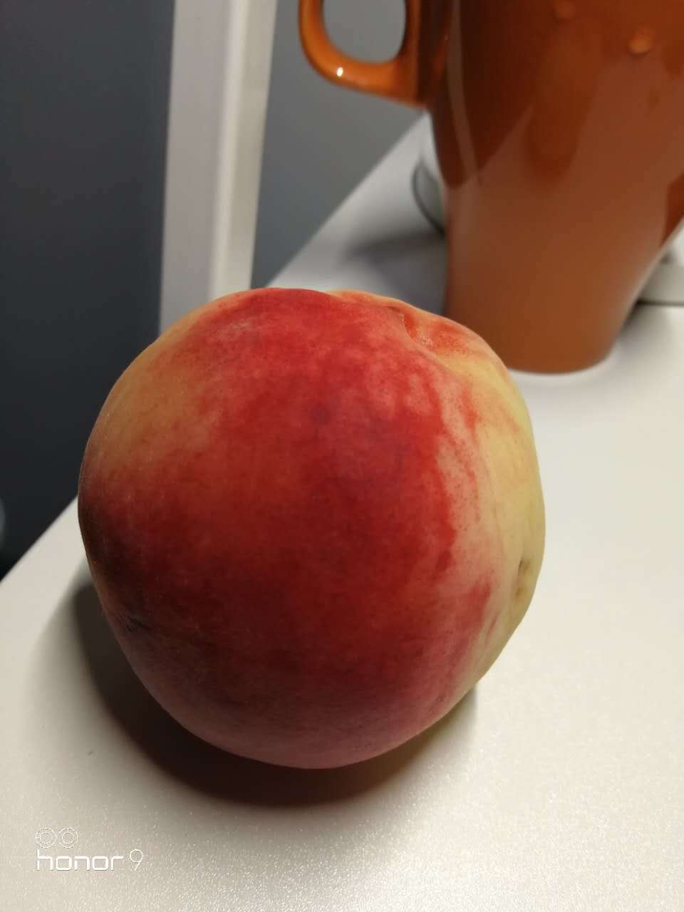 荣耀v9和荣耀9的性能有什么区别,荣耀9和荣耀v9哪个好值得买