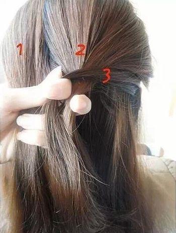 如何编马尾辫简单又好看短发,编马尾辫怎么扎蓬松而好看