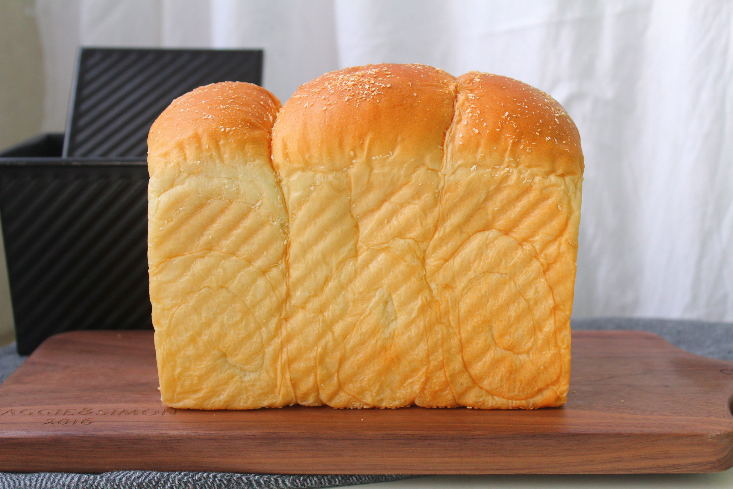 现烤松软的吐司奶香味十足,怎样制作柔软拉丝的吐司