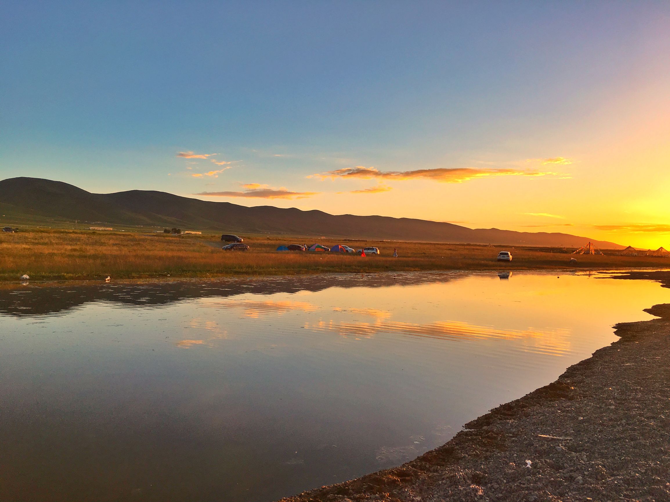 深邃的蓝，梦幻的蓝，是我的青海我的湖