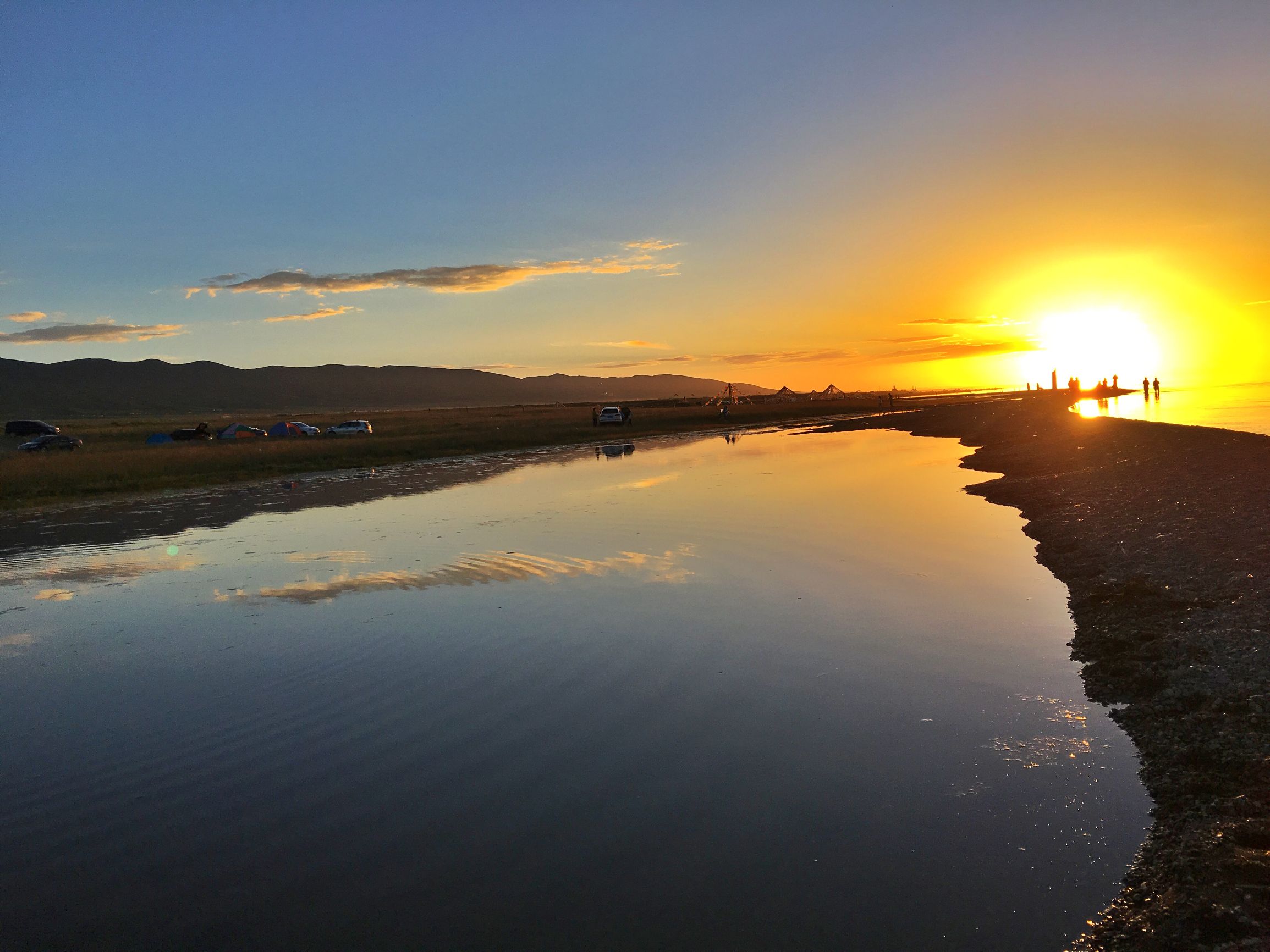 深邃的蓝，梦幻的蓝，是我的青海我的湖