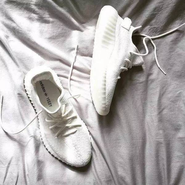 秋天入手这双高端休闲鞋无敌百搭,初秋必买的4双鞋穿10年都不过时