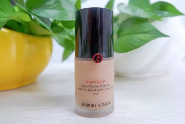 编辑部的选择|4款网红粉底测评,不去专柜也能挑到适合你的那个