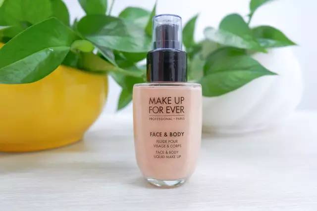 编辑部的选择|4款网红粉底测评,不去专柜也能挑到适合你的那个