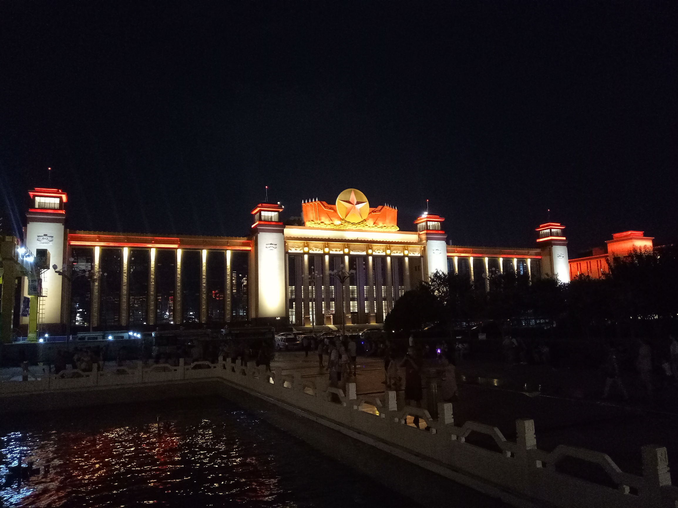 南昌八一广场改造花了多少钱,南昌市八一广场改造工程