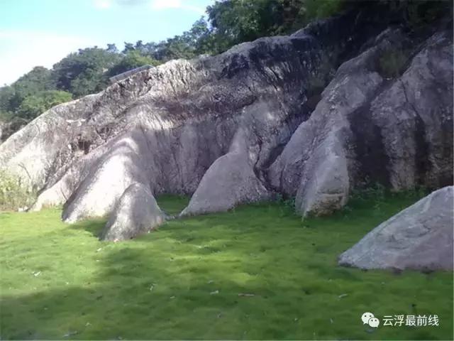 感叹石林的鬼斧神工,感叹云浮
