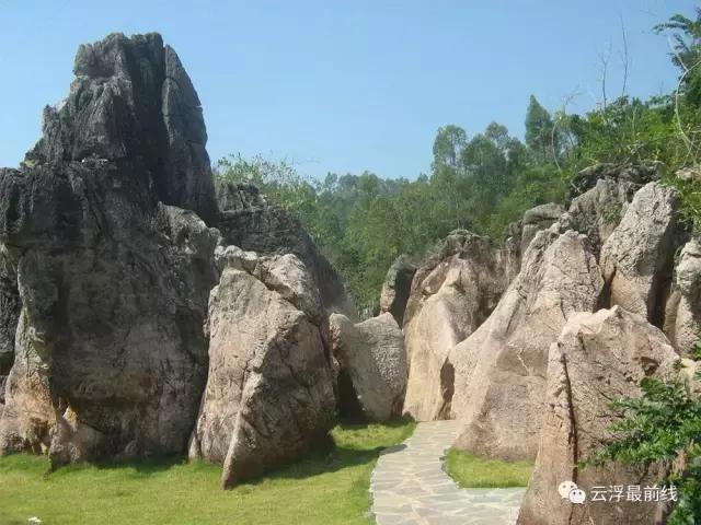 感叹石林的鬼斧神工,感叹云浮