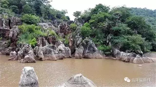 感叹石林的鬼斧神工,感叹云浮