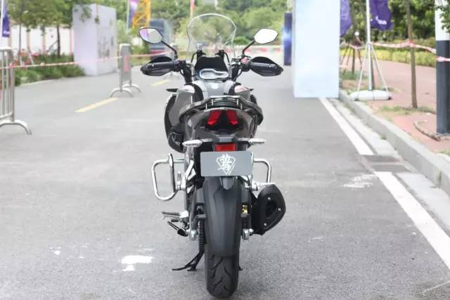 五羊本田猛鸷cb190x有时钟显示吗,猛鸷190对比新大洲本田cb190x