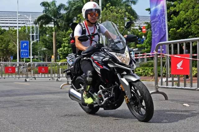 五羊本田猛鸷cb190x有时钟显示吗,猛鸷190对比新大洲本田cb190x